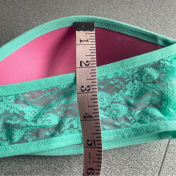 PINK Victoria's Secret Mint Green Strapless
Lace Bandeau/Bralette Size Large - Picture 9 of 10